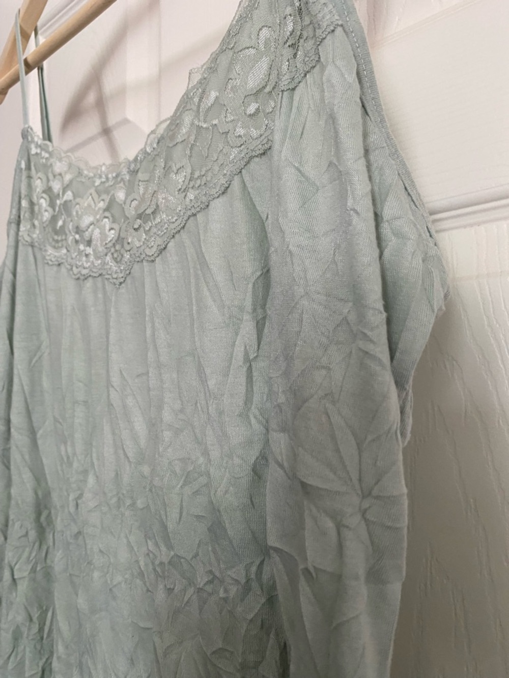 Maurices Crinkle Cami Lace Trim Light Sage Green XL - Picture 2 of 5